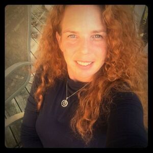 I’m Bernadette, Posher since 2013! Buying & selling. Love western & preppy looks
